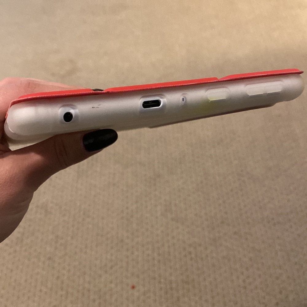 Amazon Fire Tablet - Picture 4 of 5